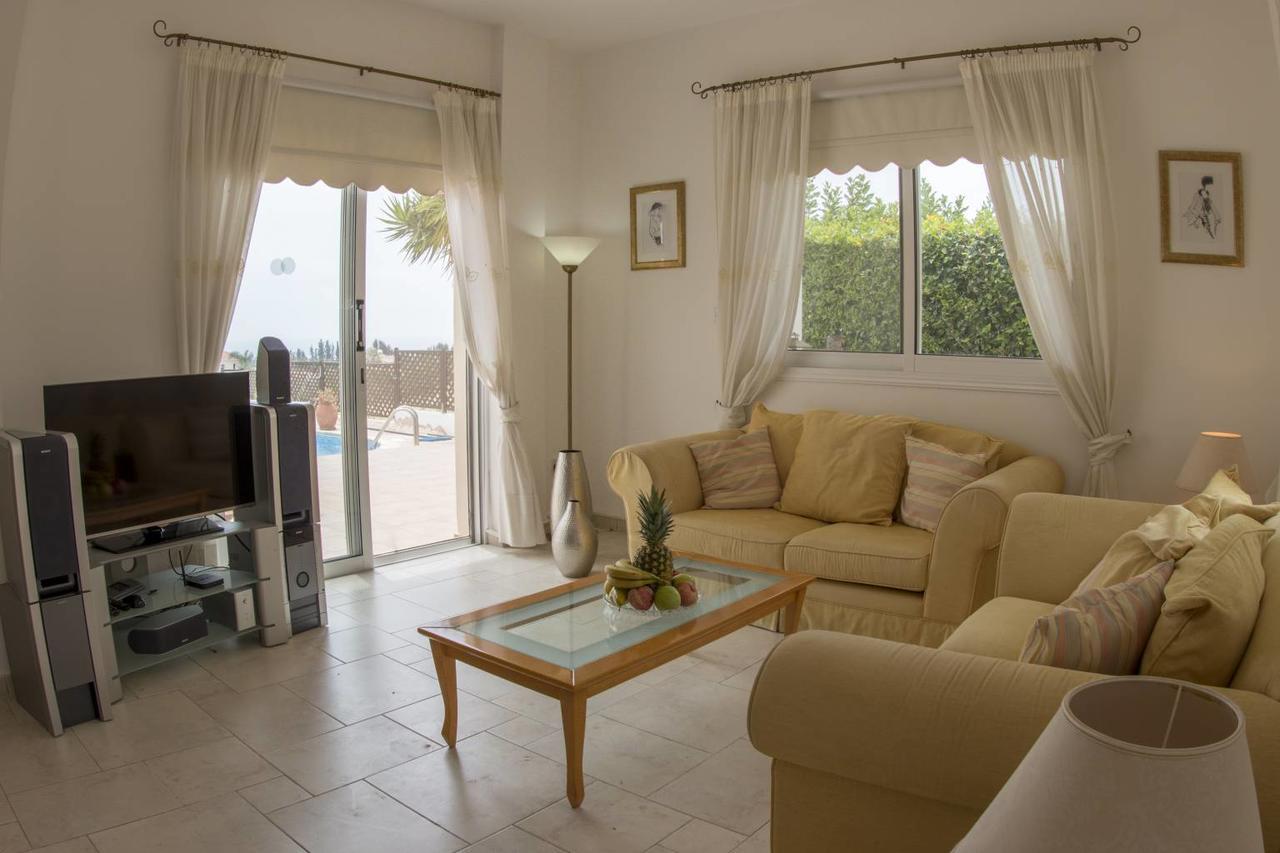 Villa Rocco By Ezoria Peyia Extérieur photo